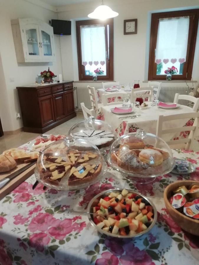 B&B La Casa Di Loretta Paderno Eksteriør billede