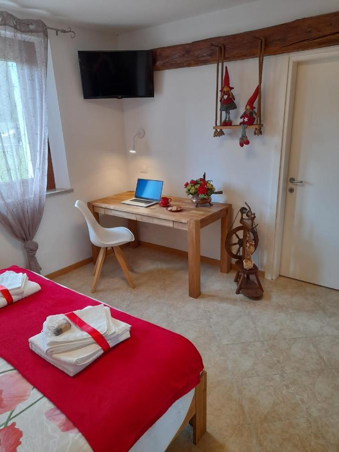 B&B La Casa Di Loretta Paderno Eksteriør billede