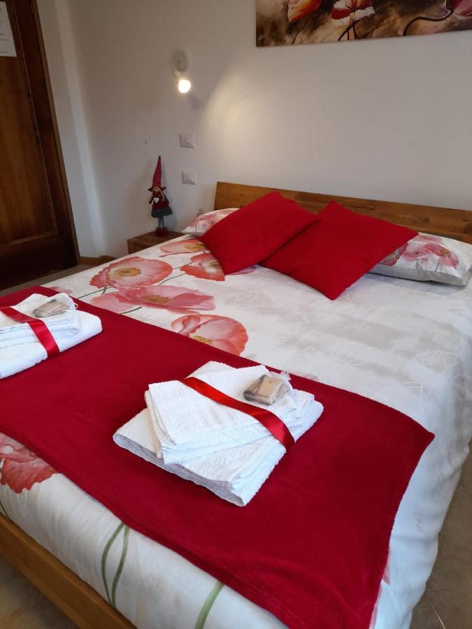 B&B La Casa Di Loretta Paderno Eksteriør billede