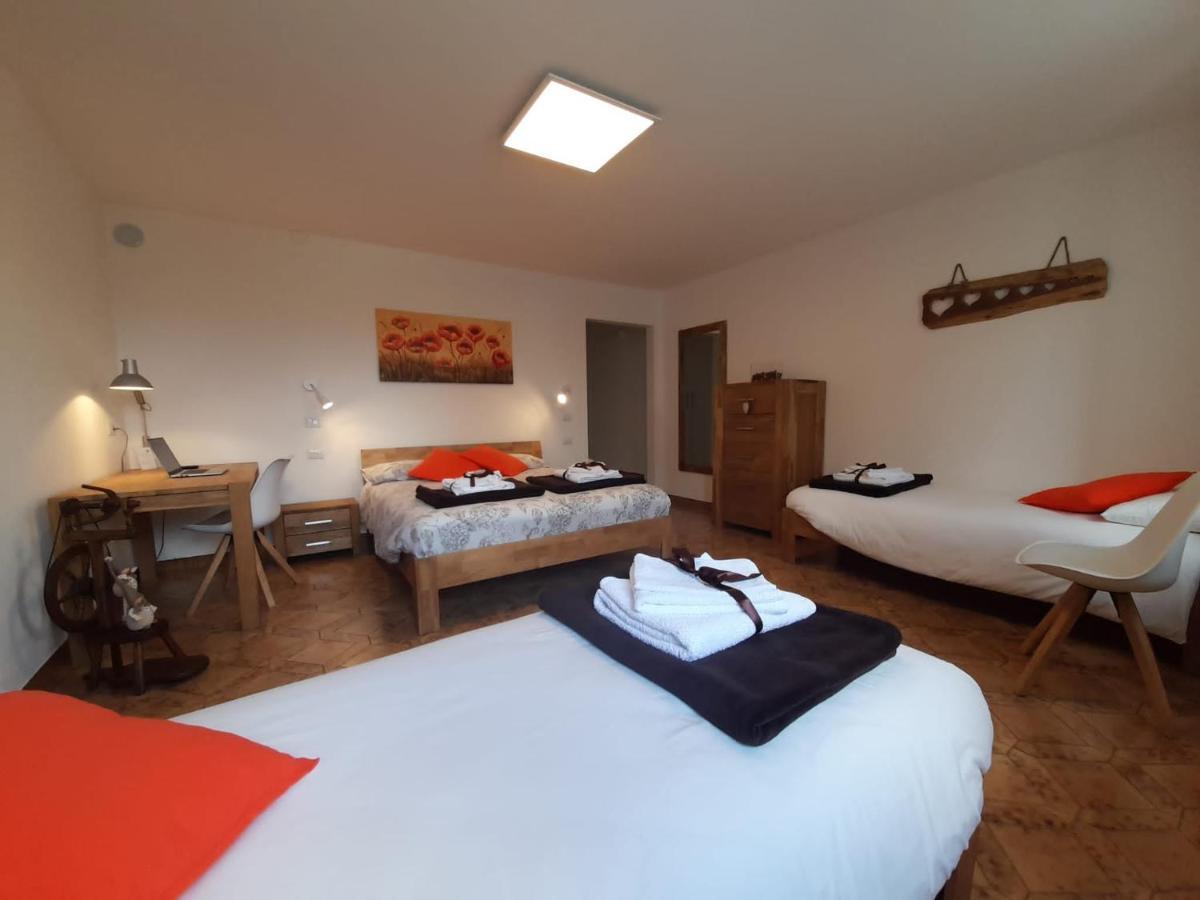 B&B La Casa Di Loretta Paderno Eksteriør billede